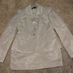 💕💕GORGEOUS 2PC PEARL KASPER SUIT SIZE 2P